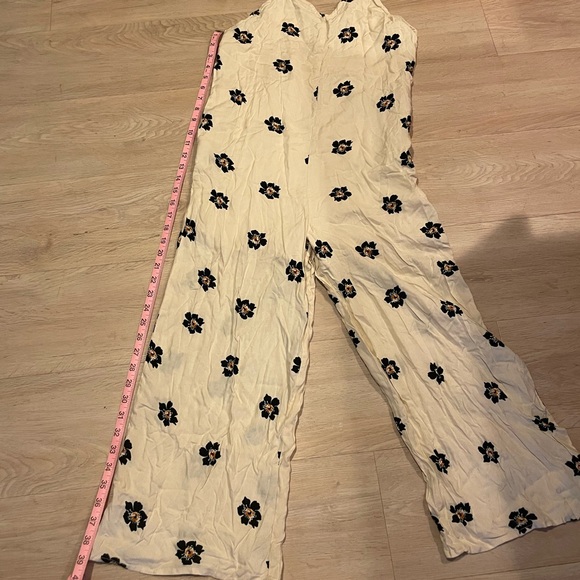 Lira Floral Print Jumpsuit in Black and Cream - Picture 5 of 6